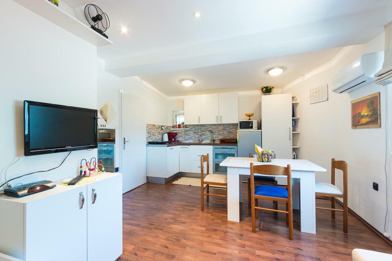 Salak Apartment